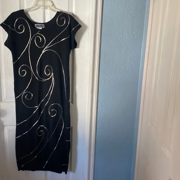 Dress. Maxi. - Picture 1 of 9